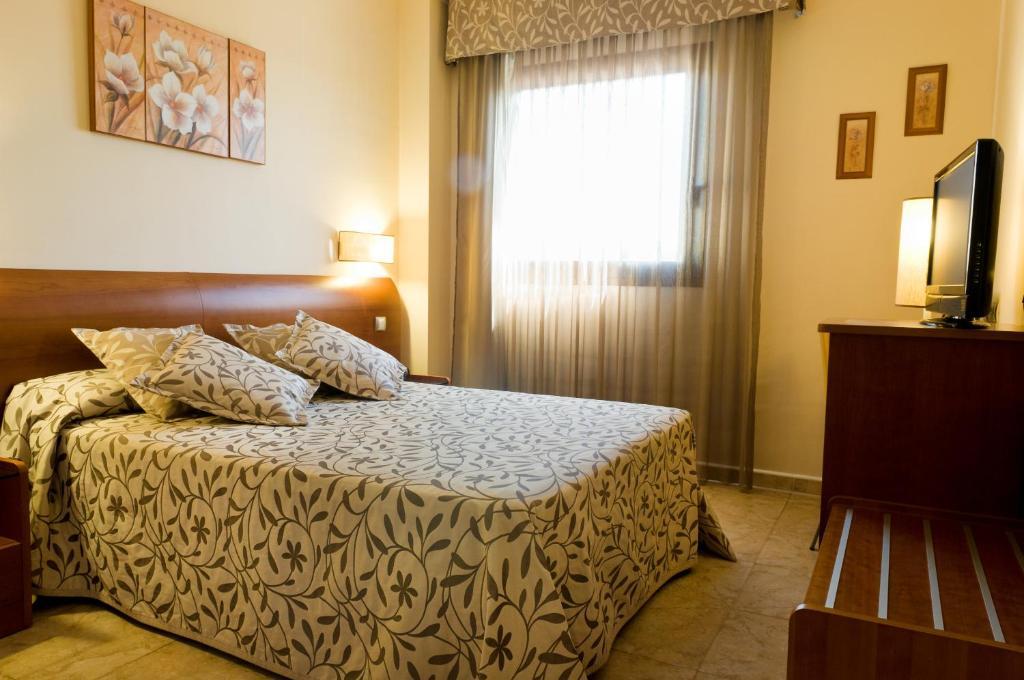 Torrijos Hotel Cheste Cameră foto